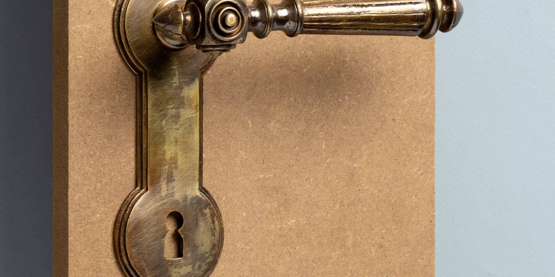 Kilincs és kilincspajzs