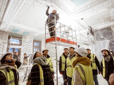 Látogatás az újjáépülő Vöröskereszt-székházban